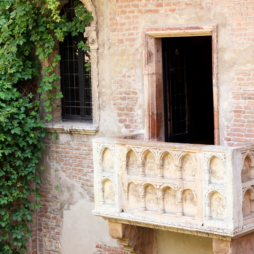 Romeo et Juliette : Une inspiration éternelle pour les amoureux - KUBE STORE